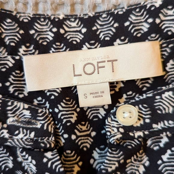 LOFT Button Up - Picture 3 of 3